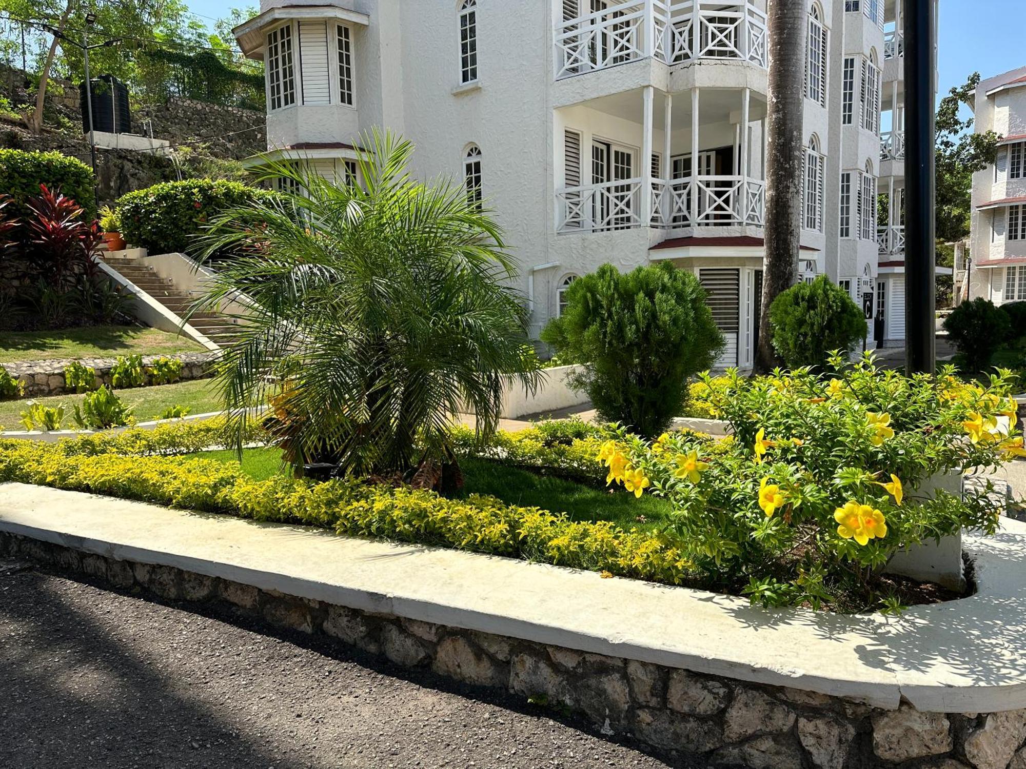 Falcon Islandview - Airport Pickup Available - 24Security Montego Bay Kültér fotó